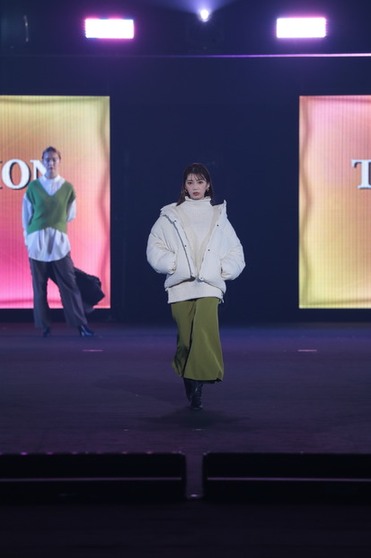 高本彩花　(C)マイナビ 東京ガールズコレクション 2021 AUTUMN/WINTER