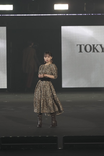 齊藤京子　(C)マイナビ 東京ガールズコレクション 2021 AUTUMN/WINTER