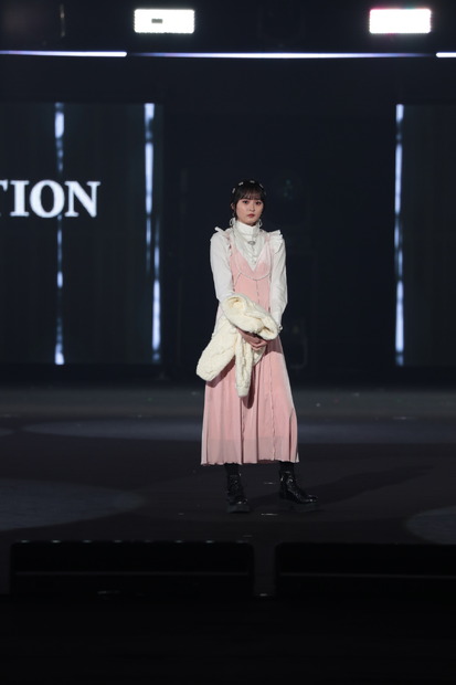 遠藤さくら　 (C)マイナビ 東京ガールズコレクション 2021 AUTUMN/WINTER