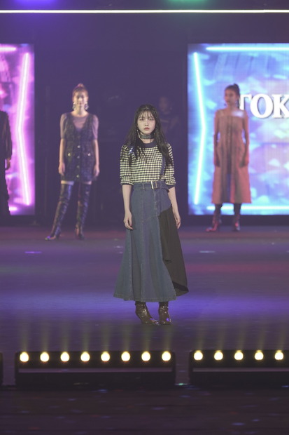 久保史緒里　 (C)マイナビ 東京ガールズコレクション 2021 AUTUMN/WINTER