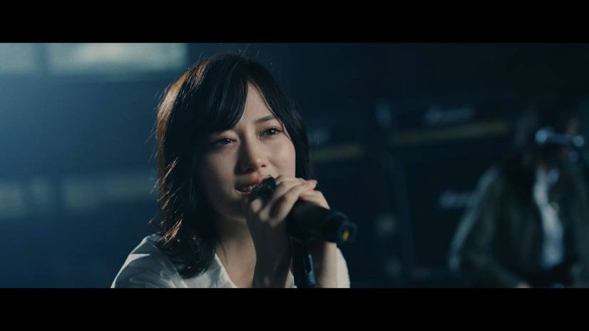 乃木坂46「泥だらけ」MV