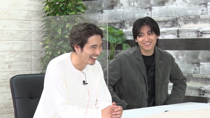 左から）柄本佑、金子大地（C）フジテレビ