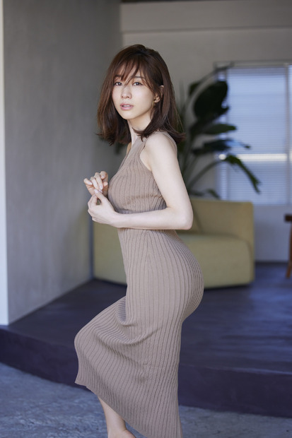 『田中みな実 ×PEACH JOHN ファーストガードル BOOK』（c）講談社