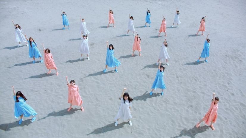 日向坂46 「何度でも何度でも」MV