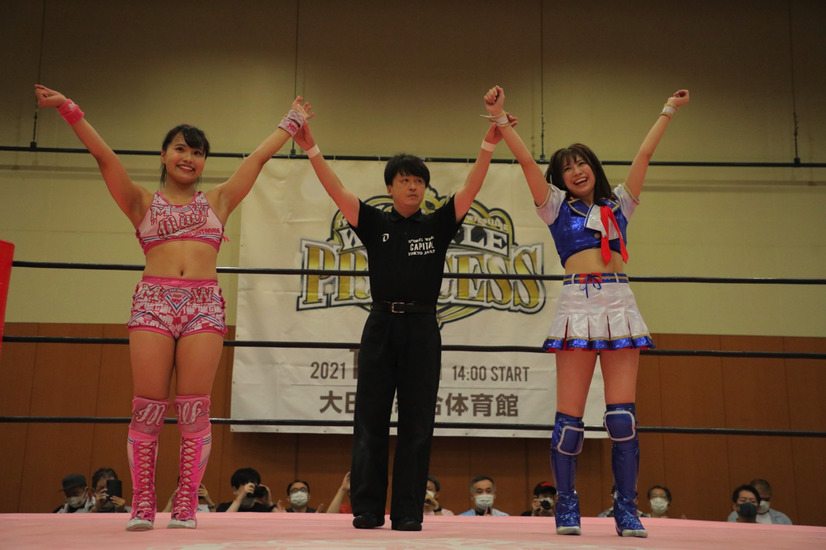 SKE48・荒井優希、渡辺未詩選手（C）東京女子プロレス
