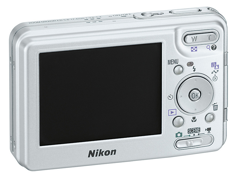 背面には、2.5型液晶を装備