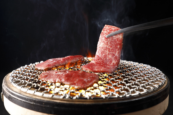 焼肉の和民、「極上！A5和牛コース」“肉の日限定”価格＆内容で提供