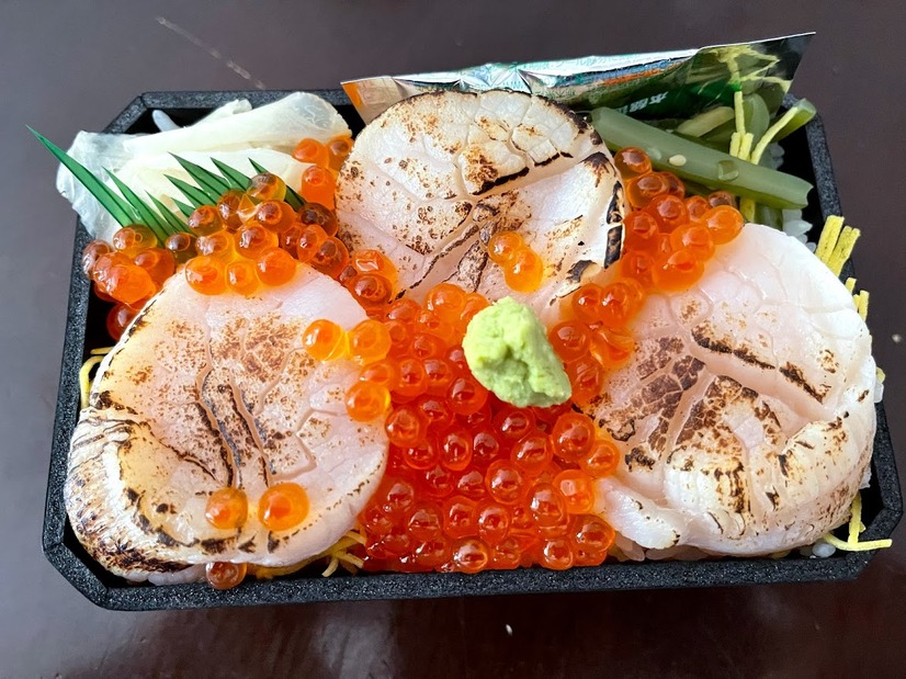 こぼれ落ちそうな海鮮ネタの弁当も！北の美味大集合の「秋の大北海道展」21日まで開催