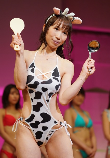 知世【写真：竹内みちまろ】