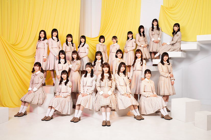 日向坂46、6thシングル「ってか」“不思議な文化祭”コンセプトのジャケ写公開