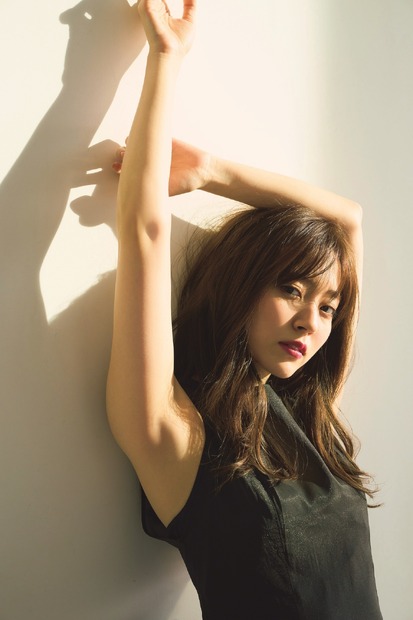 鈴木愛理　（c）光文社／週刊FLASH 写真：神藤剛