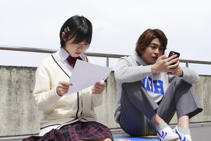 左から）森七菜、倉悠貴（C）フジテレビ