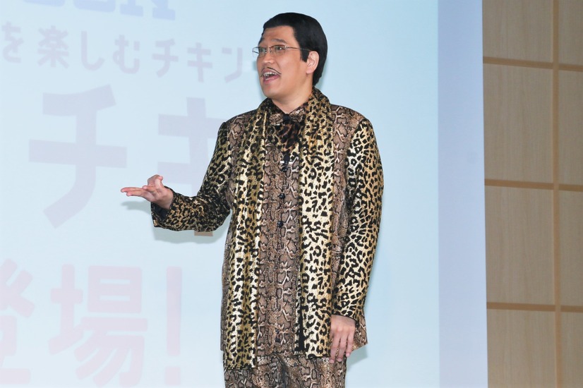 ピコ太郎【撮影：小宮山あきの】
