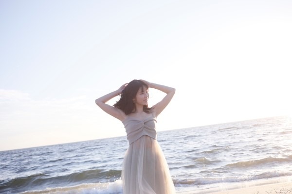 AKB48・横山由依 卒業メモリアルブック『タイトル未定』（発行：光文社、撮影：桑島智輝）