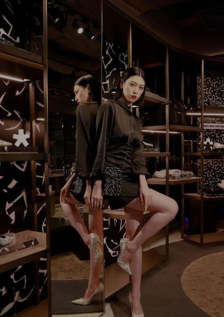 写真は三吉彩花公式Instagramから（※写真は所属事務所より掲載許諾をいただいております）