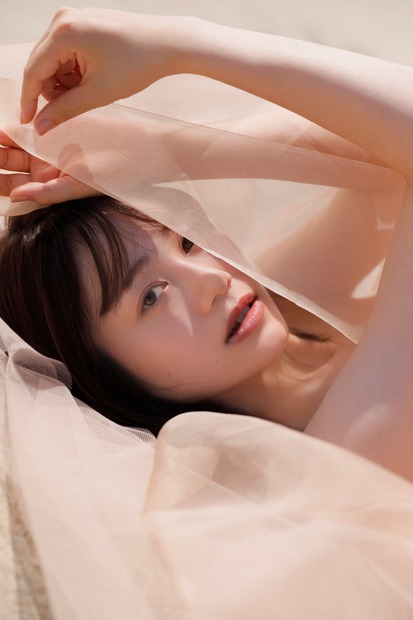 伊藤美来 写真集『Sheer』（発行：小学館、撮影：SANN）