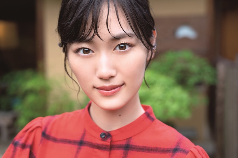 山下美月　（c）光文社／週刊FLASH 写真：福田ヨシツグ