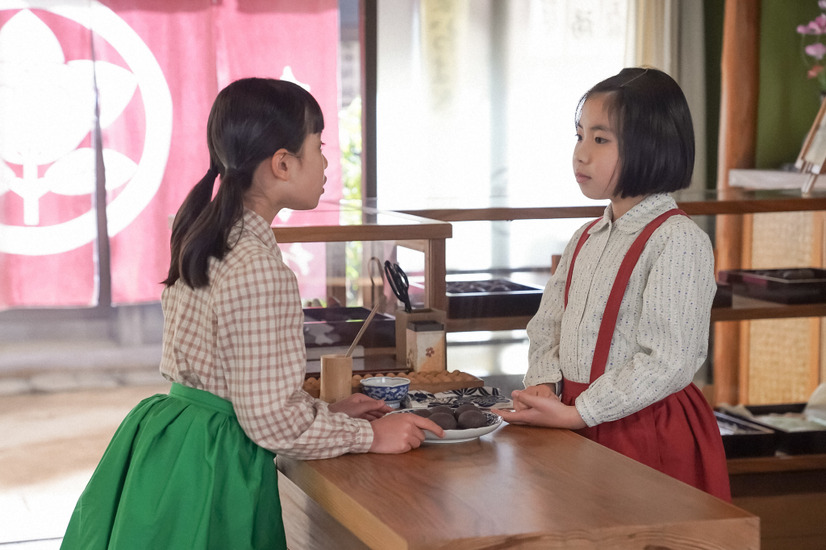 『カムカムエヴリバディ』第1話　（c）NHK