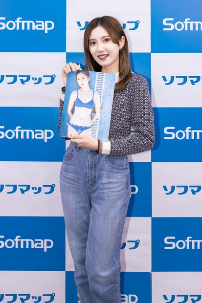 北川綾巴　カメラマン：須藤リョウジ