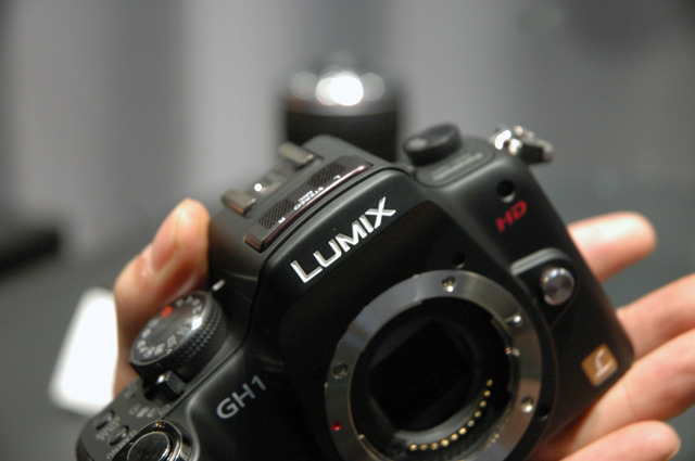 LUMIX GH1