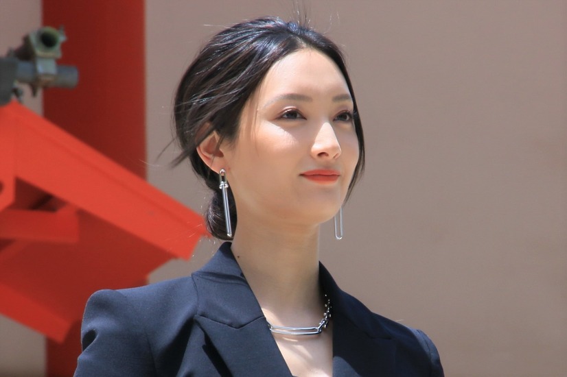 菜々緒【撮影:小宮山あきの】