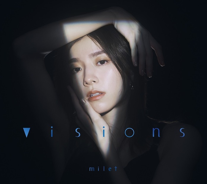 『visions』ジャケット写真初回A