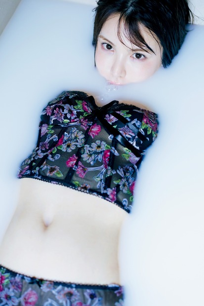 仲村美海1st写真集『Miu』（ワニブックス）