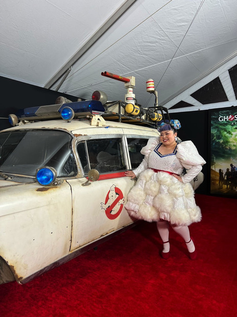 『ゴーストバスターズ』渡辺直美とECTO-1