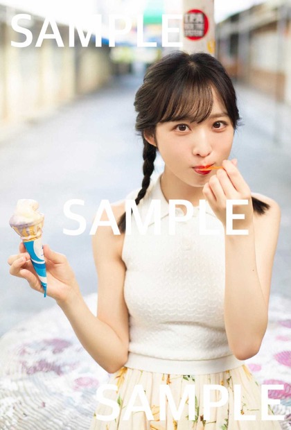 AKB48・小栗有以ファースト写真集『君と出逢った日から』タワーレコード限定特典ポストカード（撮影：細居幸次郎、発売：小学館）