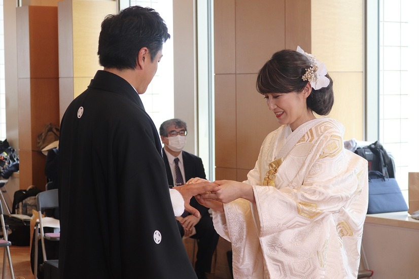 神前結婚式の様子【撮影：浜瀬将樹】