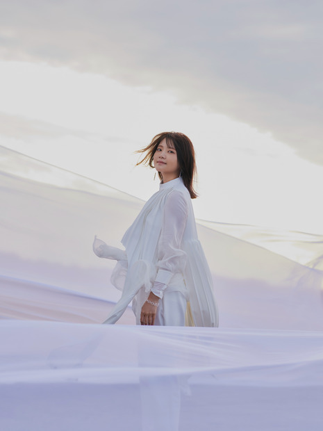 吉岡聖恵アーティスト写真
