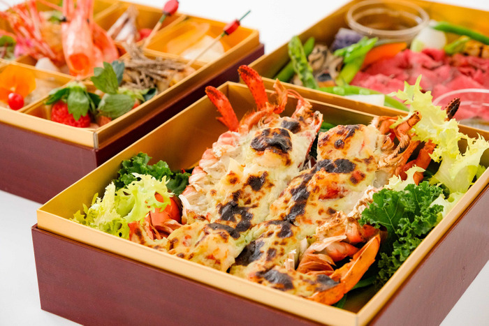 おうちクリスマス向け“豪華三段ボックス”発売……東京・西麻布「レストランひらまつ レゼルヴ」