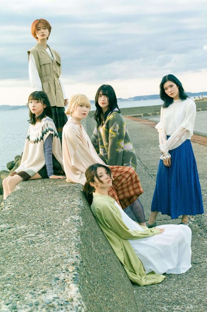 EMPiRE公式フォトブック『EMPiREビジュアルブック ViBES』（光文社）幕張メッセ予約限定Ver.表紙