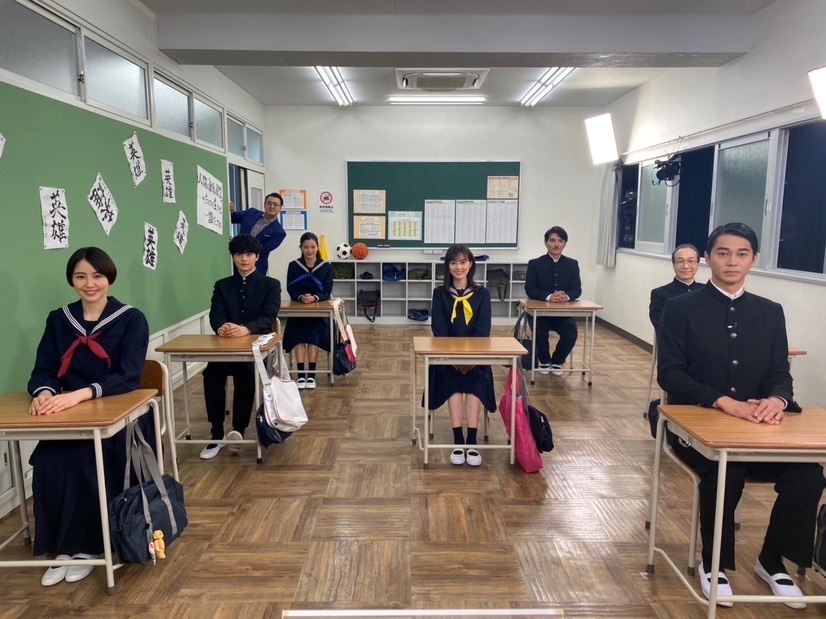 集合写真（C）2022「コンフィデンスマンJP」製作委員会