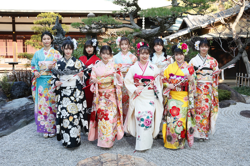 安部若菜、折坂心春、桜田彩叶、上西怜、出口結菜、松野美桜、南羽諒、山崎亜美瑠、山本望叶（C）NMB48