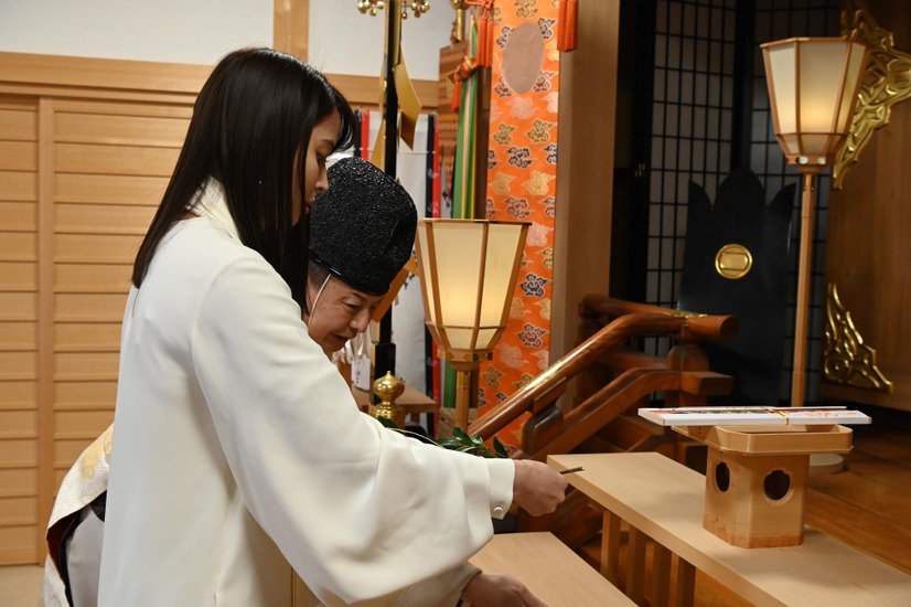 『失恋めし』祈祷の様子(写真提供)