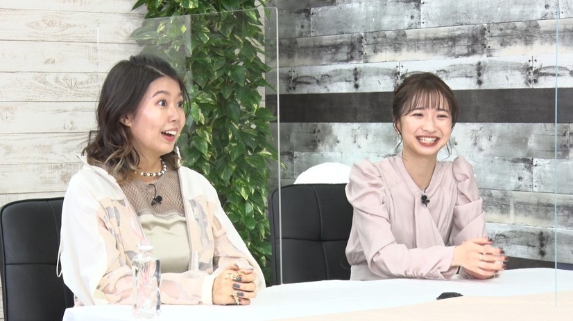 左から）石橋穂乃香、田原可南子（C）フジテレビ