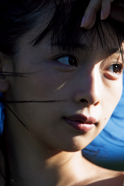月刊 華村あすか 今撮影：ND CHOW　1月31日発売　A4 96ページ　小学館刊