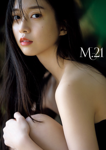 モーニング娘。'22・牧野真莉愛写真集『M.21』（発売：ワニブックス、撮影：魵澤和之）