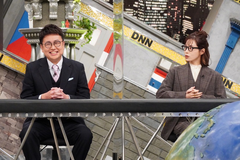 左から）橋本直（銀シャリ）、桜井ユキ（C）フジテレビ