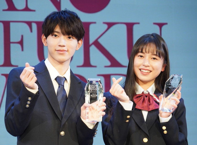 明石光輝さん、織田ひまりさん【写真：竹内みちまろ】