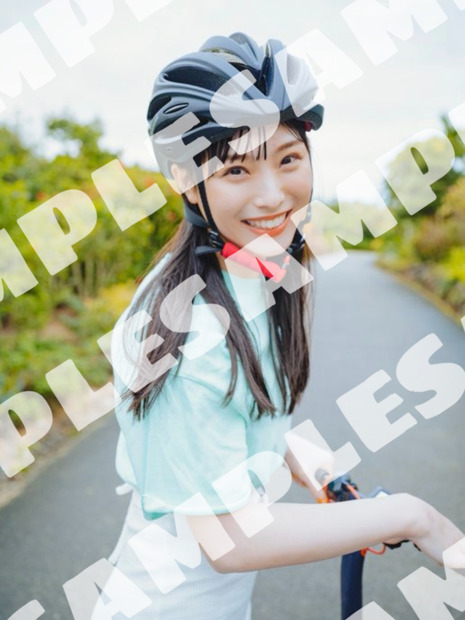 NMB48・梅山恋和1st写真集『恋する人』（出版社：主婦と生活社、撮影：tAiki）星野書店限定ポストカード