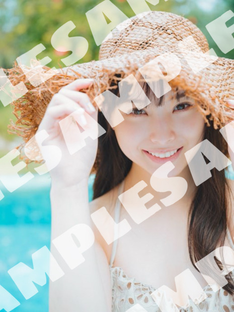 NMB48・梅山恋和1st写真集『恋する人』（出版社：主婦と生活社、撮影：tAiki）TSUTAYA EBISUBASHI限定ポストカード