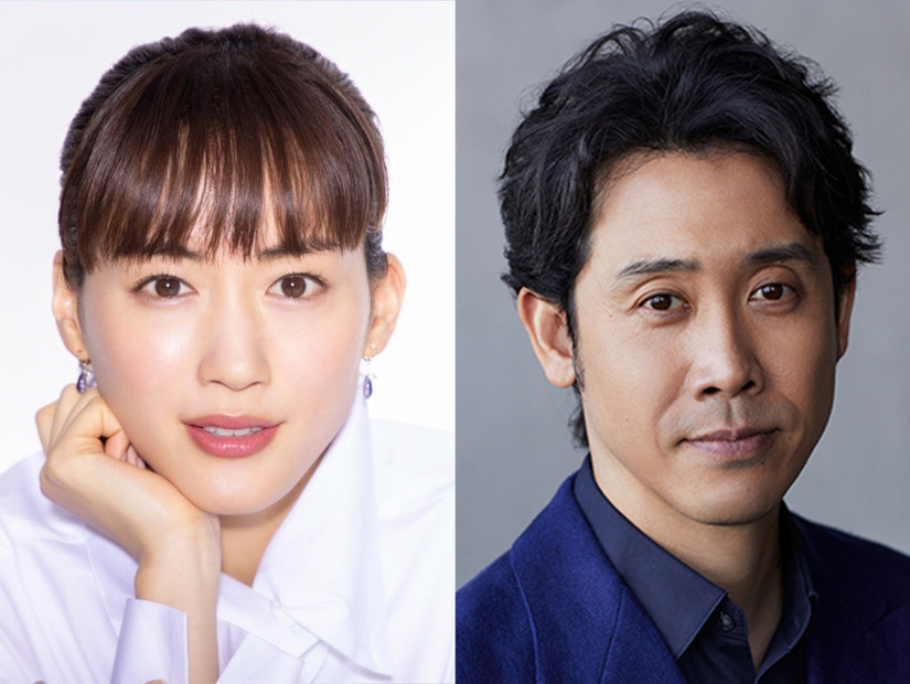 左から）綾瀬はるか、大泉洋（C）フジテレビ
