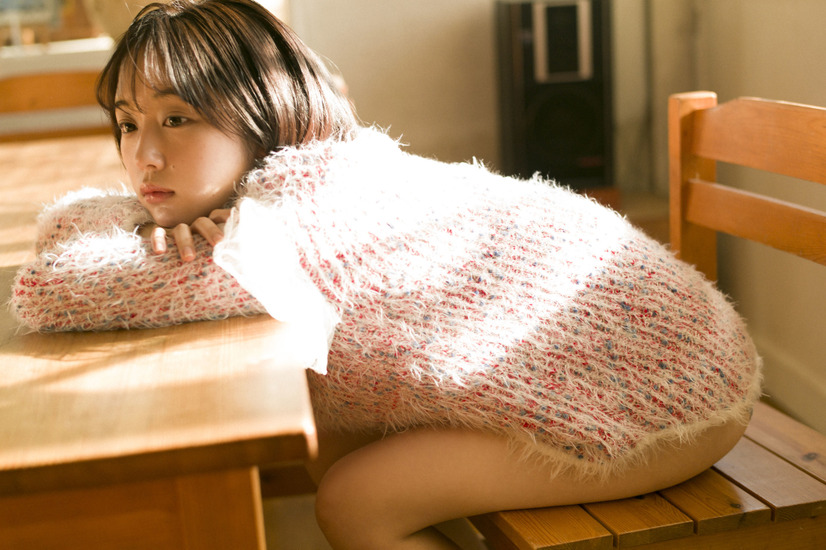 なえなの1st写真集『タイトル未定』（発売：講談社、撮影：細居幸次郎）