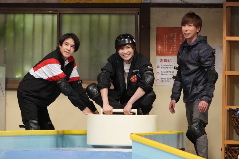 左から）五関晃一、橋本良亮、河合郁人（C）フジテレビ
