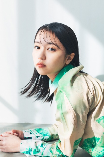 『大原優乃 2022.4-2023.3 カレンダー』（avex management）先行カット