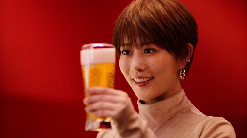 タモリ「バッハ会長に飲んでもらいたい」…高畑充希や杏らに、こだわりの“三度注ぎ”を伝授！