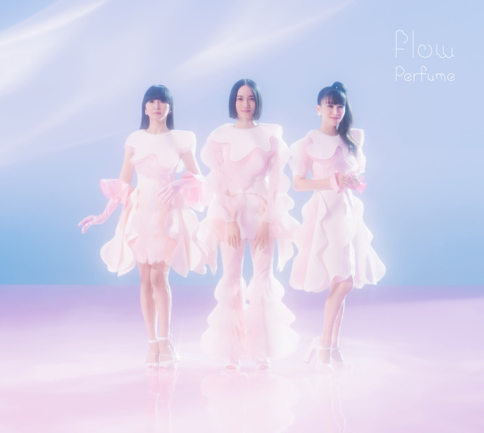 Perfumeシングル『Flow』初回限定盤ジャケット写真