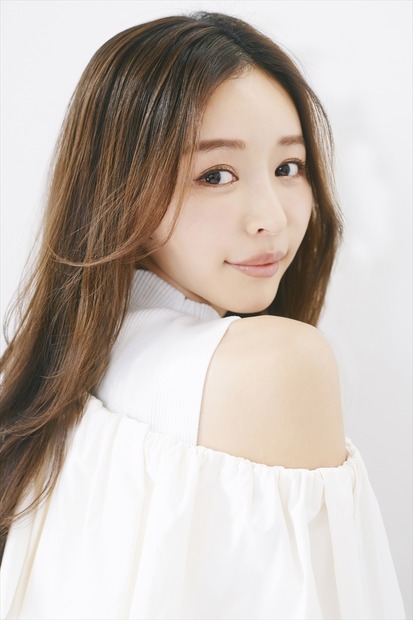 “奇跡のボディ”加治ひとみがWEBドラマ初主演！